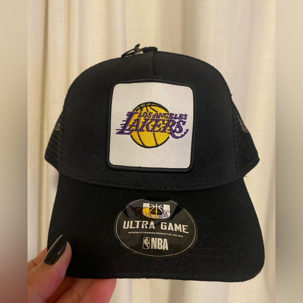 LAKERS SNAP BACK HAT